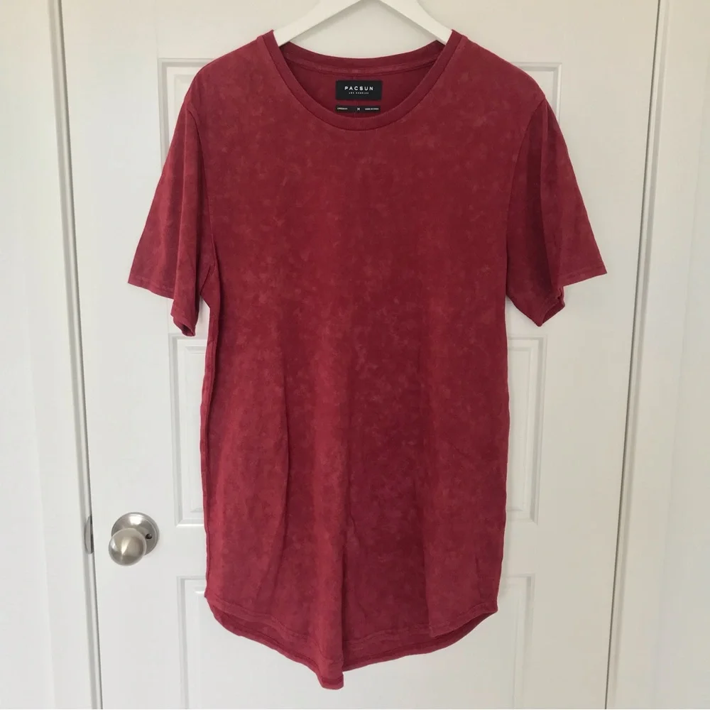 PacSun // NWOT Men's Basic Longer Fit Tshirt